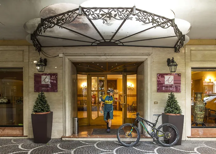 Ambasciatori PlaceAlbergo